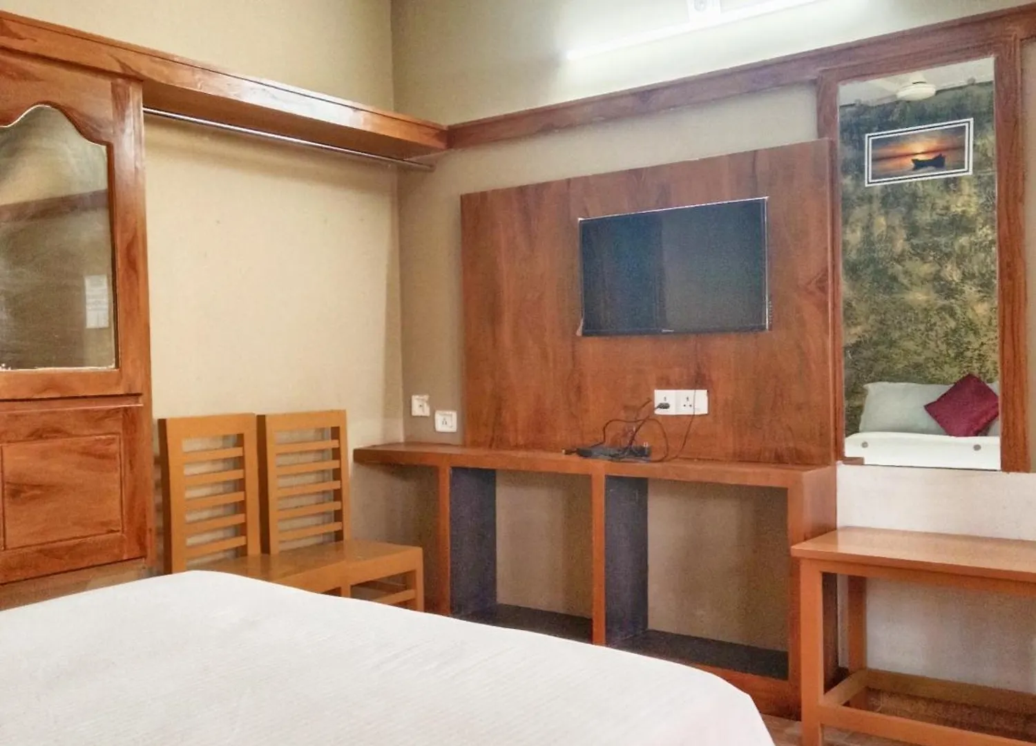 Meppādi Jungle Valley Ayurvedic Spa Resort מלון