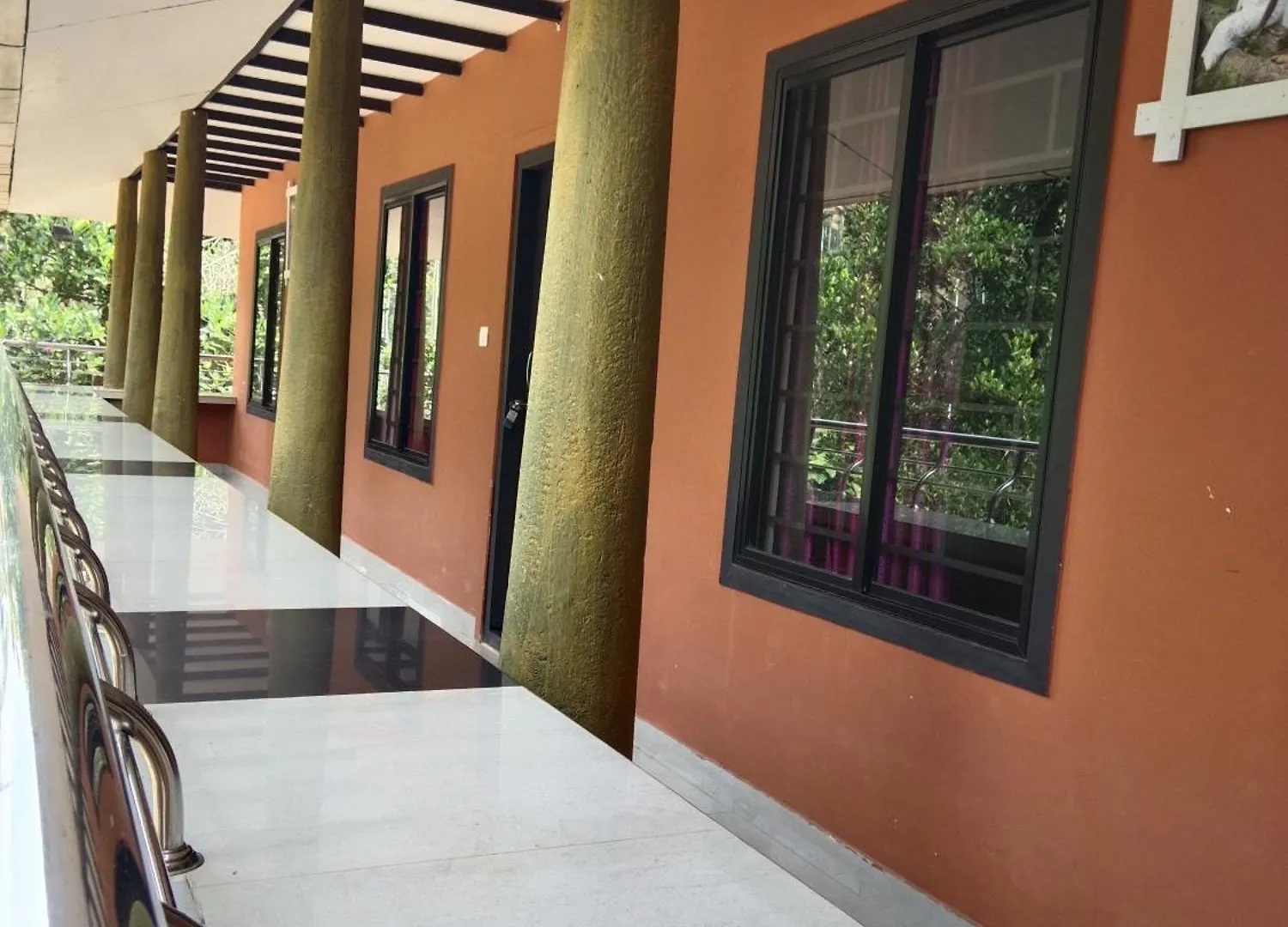 Meppādi Jungle Valley Ayurvedic Spa Resort מלון
